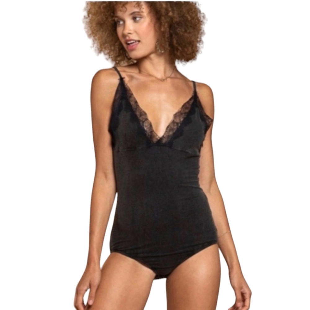 POL Lace Trim Adjustable Strap Bodysuit✨️
